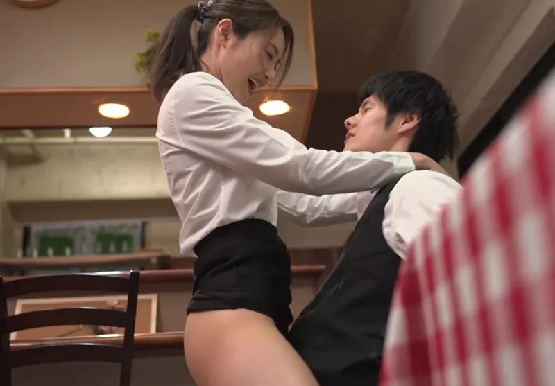 Cậu trai trẻ xxx đồng nghiệp nữ làm chung công ty có ông xã nhưng người chồng “yếu”