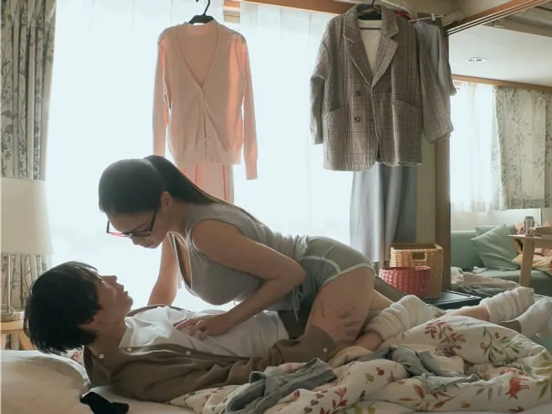 được chị gần nhà "an ủi" khi gấu đi ngoại tình